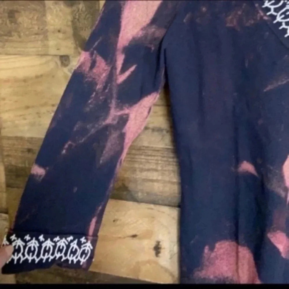 Tie Dye Boho‎ Grunge Beaded V Neck Top Women’s Medium Stretch Rayon Nylon - Picture 9 of 11